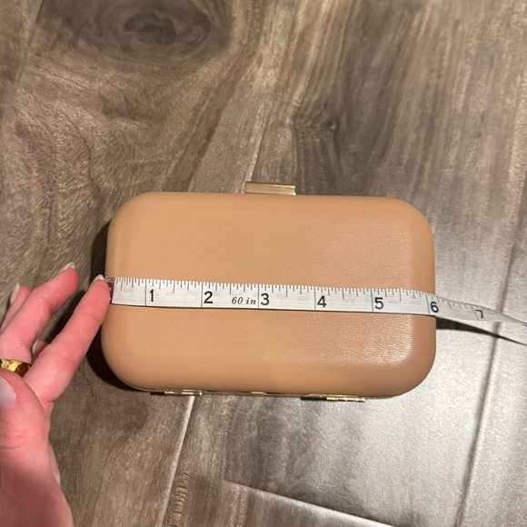 Elegant Cream Clutch - Picture 3 of 8